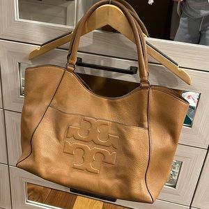 Tory Burch Bombe Bag with matching wallet